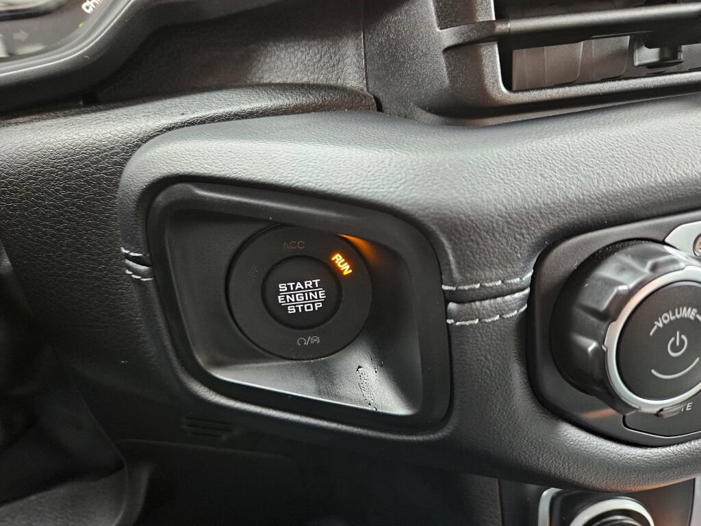 Used 2024 Jeep Wrangler High Altitude AWD/4WD image 24