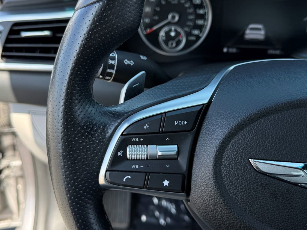 Used 2023 Genesis G70 2.0T image 30