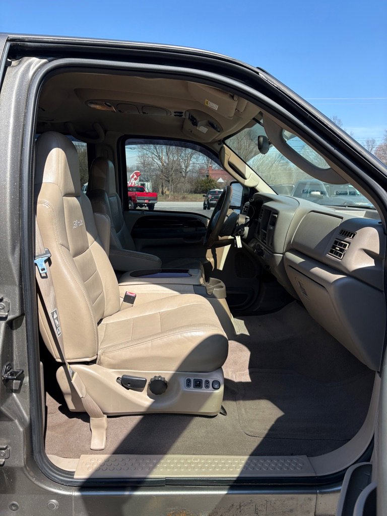 Used 2003 Ford Excursion Limited image 11