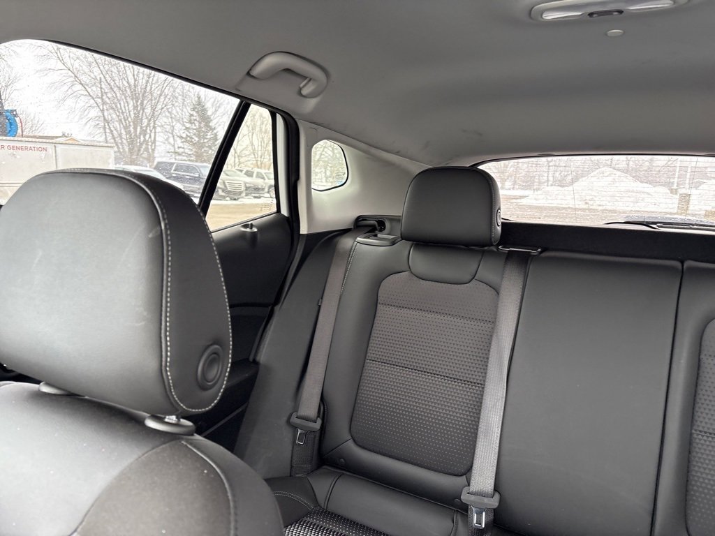 Used 2025 Chevrolet Trax LT w/ LT Convenience Package image 24