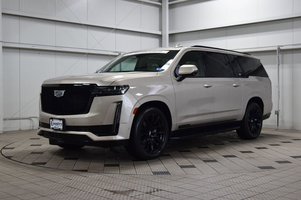 Used 2024 Cadillac Escalade ESV Sport Platinum w/ LPO, ONYX Package AWD/4WD image 3