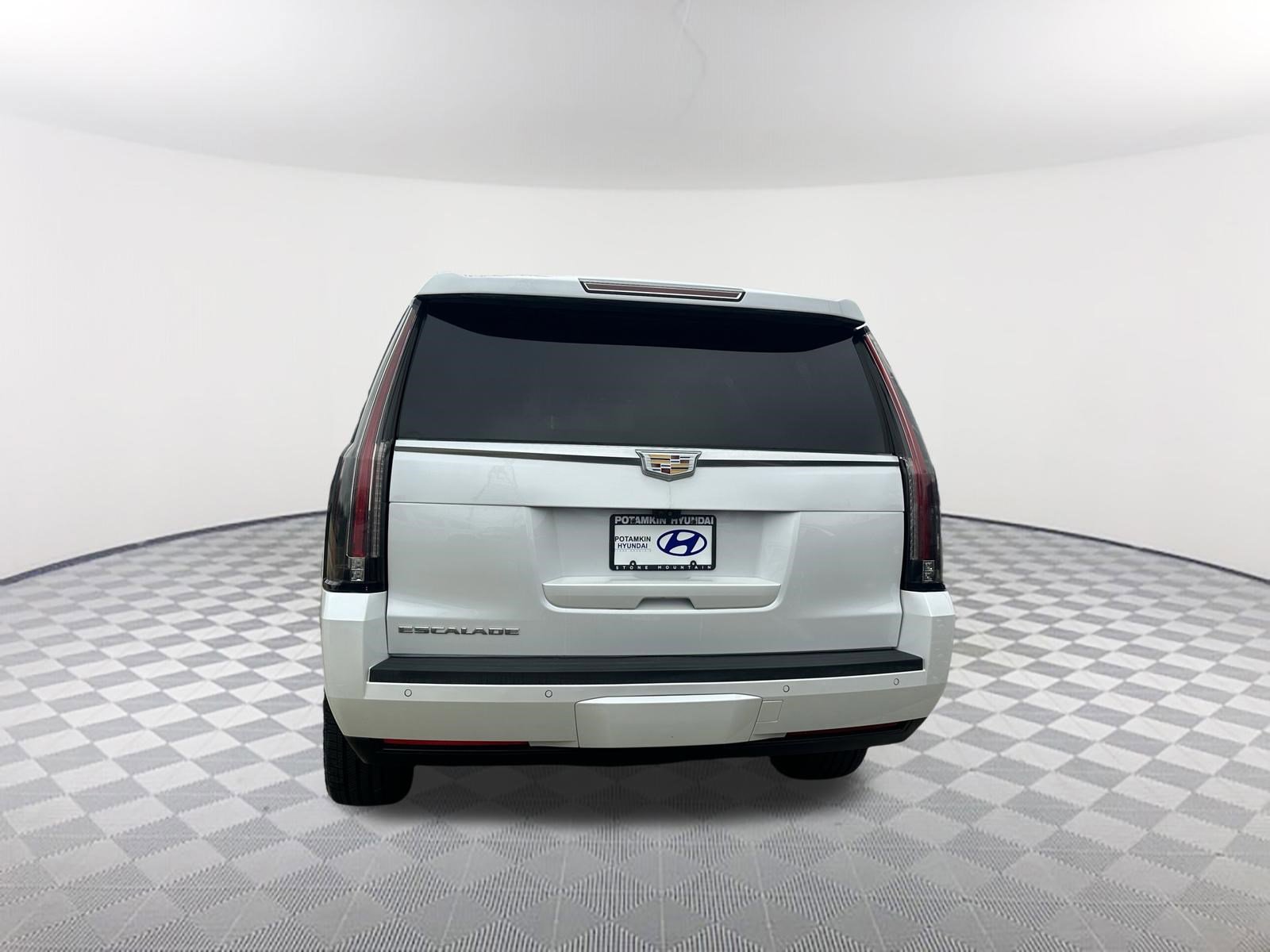 Used 2019 Cadillac Escalade Luxury image 8