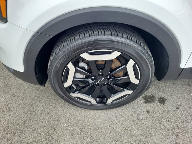 Certified 2023 Kia Telluride EX w/ EX Captain's Chair Package FWD image 11