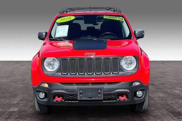 Used 2016 Jeep Renegade Trailhawk AWD/4WD image 3