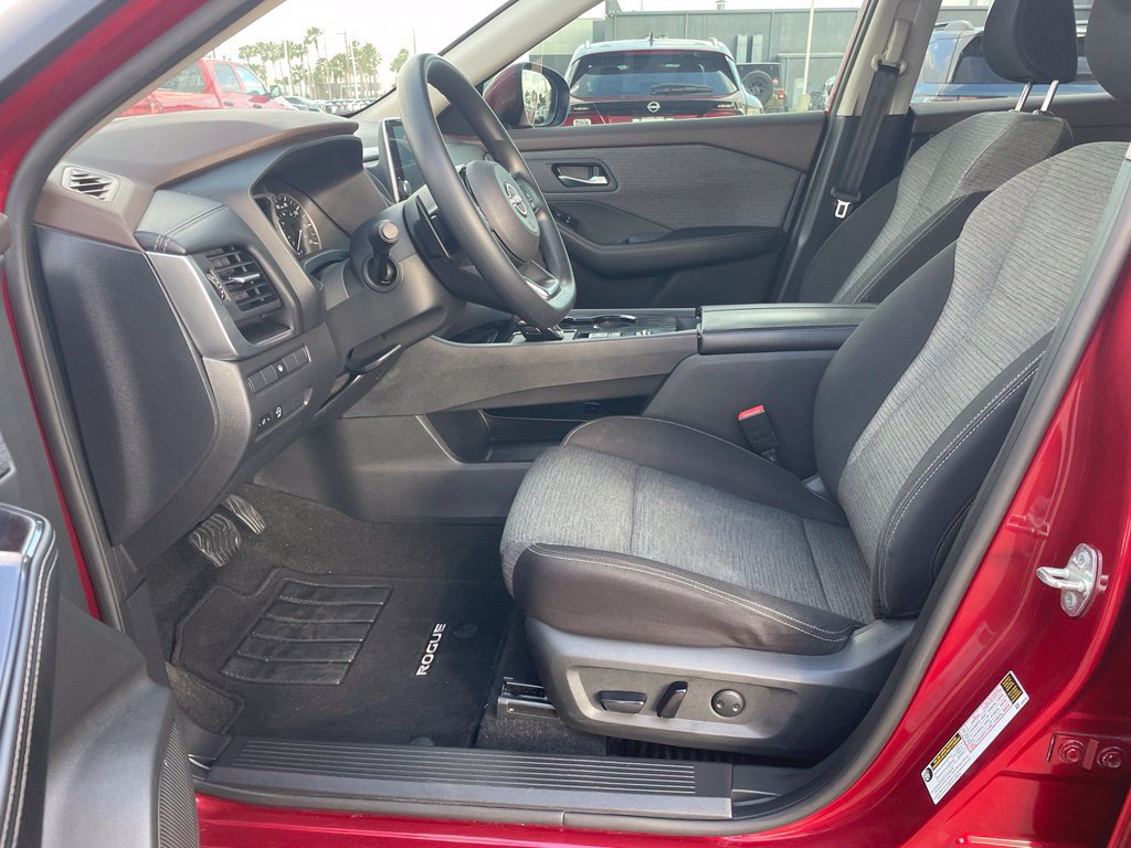 Certified 2023 Nissan Rogue SV FWD image 14