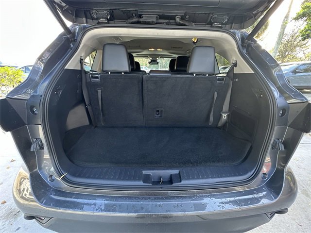Used 2022 Toyota Highlander XLE image 21
