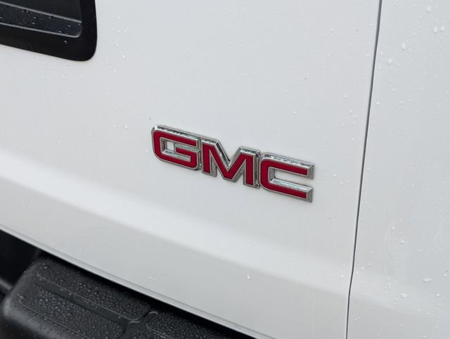 Used 2023 GMC Savana 3500 LS w/ Chrome Appearance Package image 14