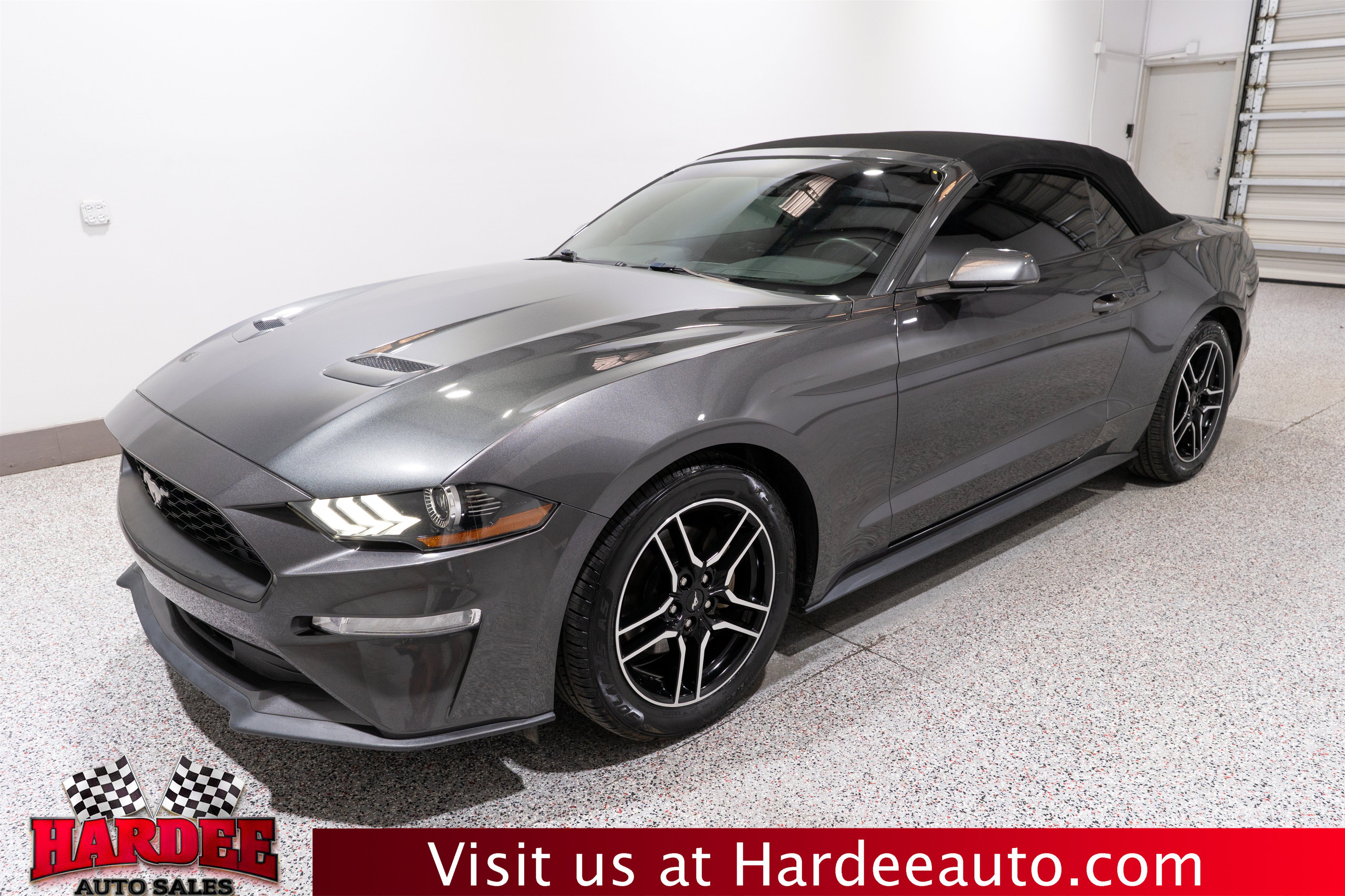 Used 2018 Ford Mustang Premium RWD image 3