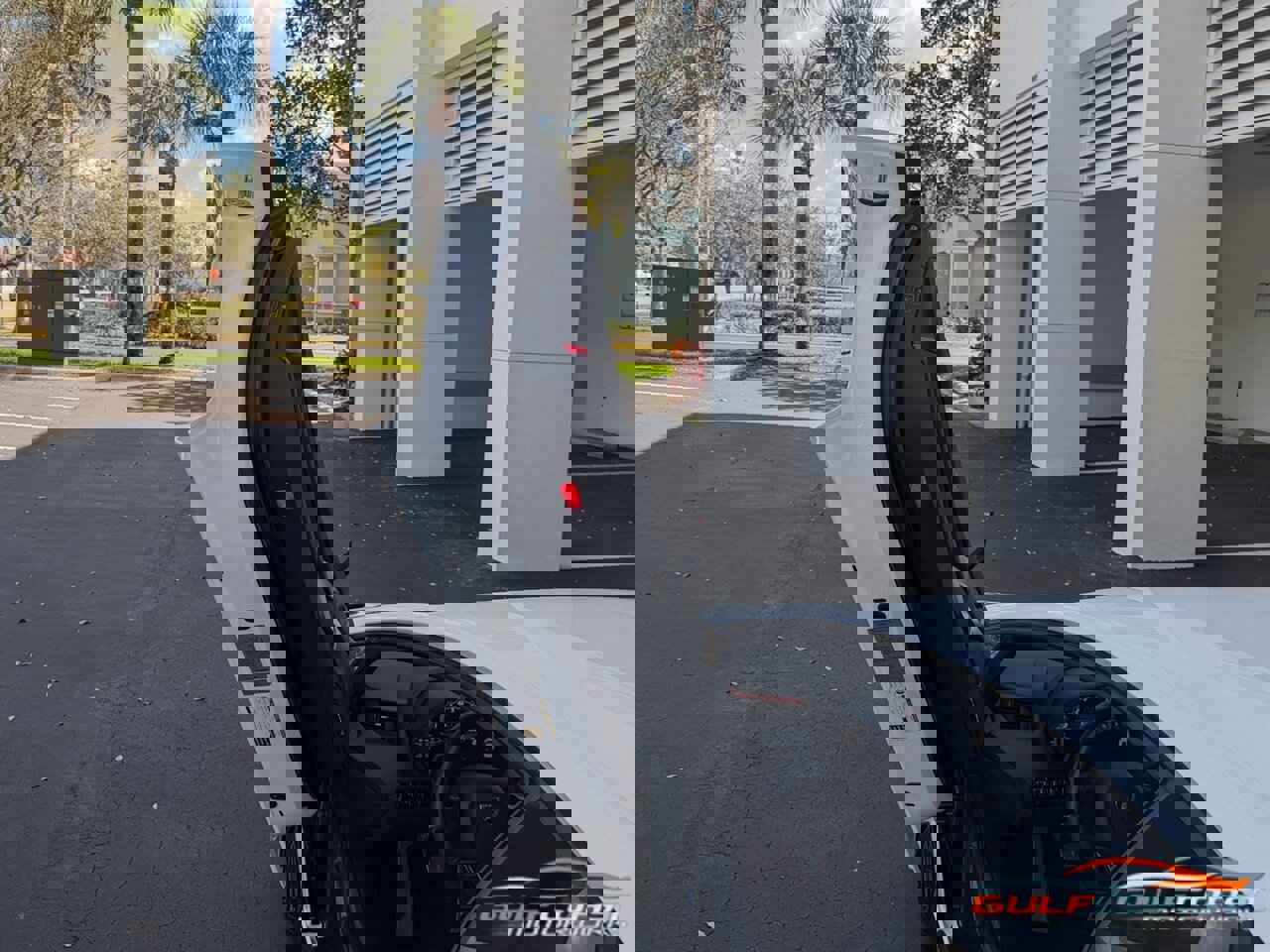 Used 2017 Lamborghini Aventador S image 32