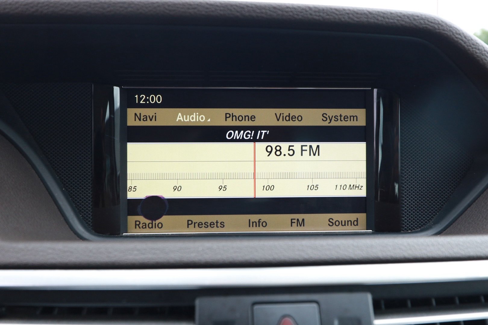 Used 2011 Mercedes-Benz E 350 4MATIC Sedan image 14