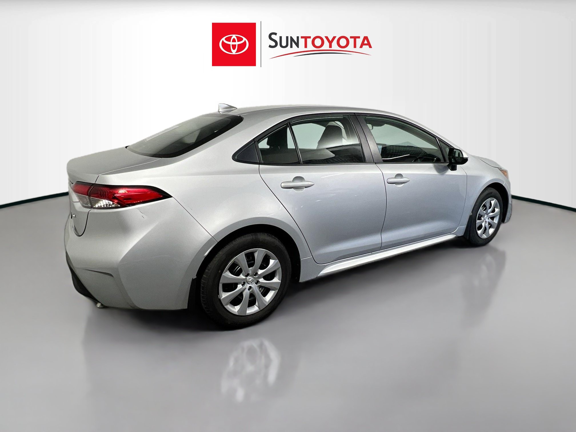 Used 2026 Toyota Corolla LE FWD image 4