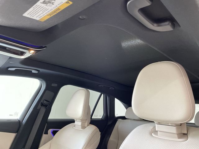 Used 2025 Mercedes-Benz GLC 300 4MATIC image 24