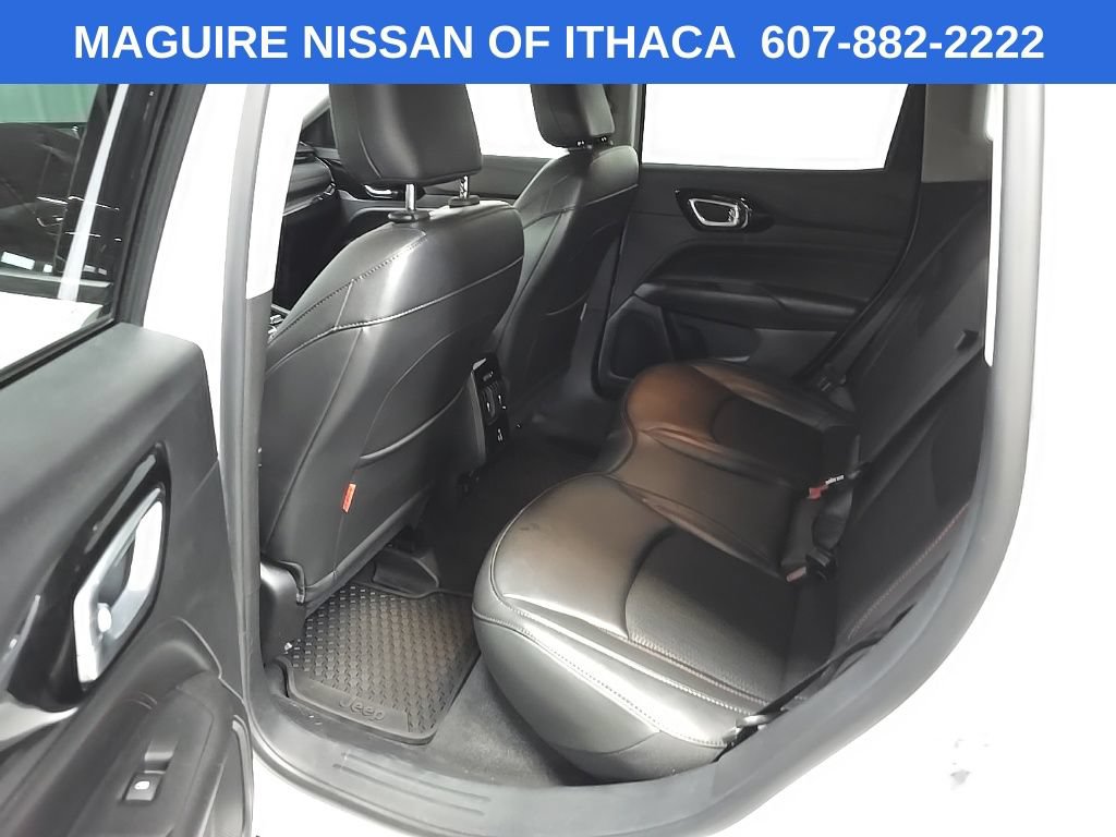 Used 2022 Jeep Compass Trailhawk w/ Trailhawk Convenience Group AWD/4WD image 33