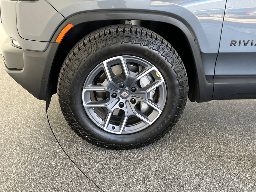 Used 2023 Rivian R1T Adventure image 28