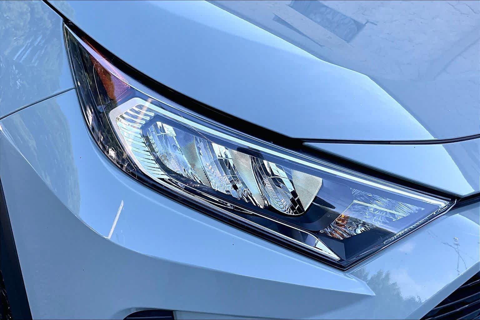 Used 2021 Toyota RAV4 XLE Premium FWD image 28