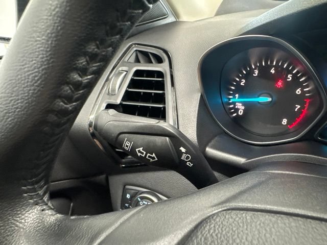 Used 2019 Ford Escape Titanium AWD/4WD image 38