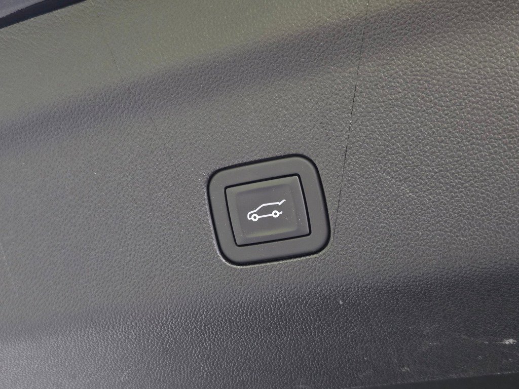Certified 2025 Chevrolet Tahoe LT AWD/4WD image 16