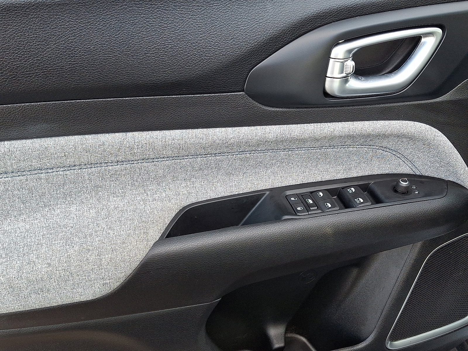 Certified 2022 Jeep Compass Latitude image 12