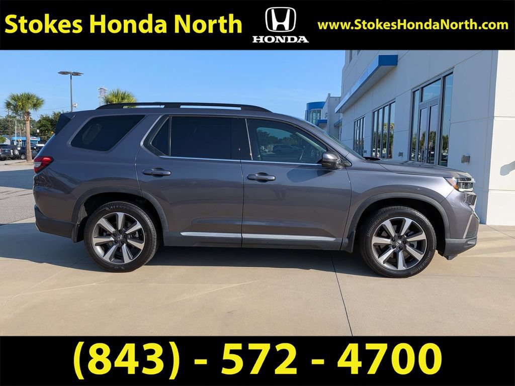 Used 2025 Honda Pilot Elite image 3