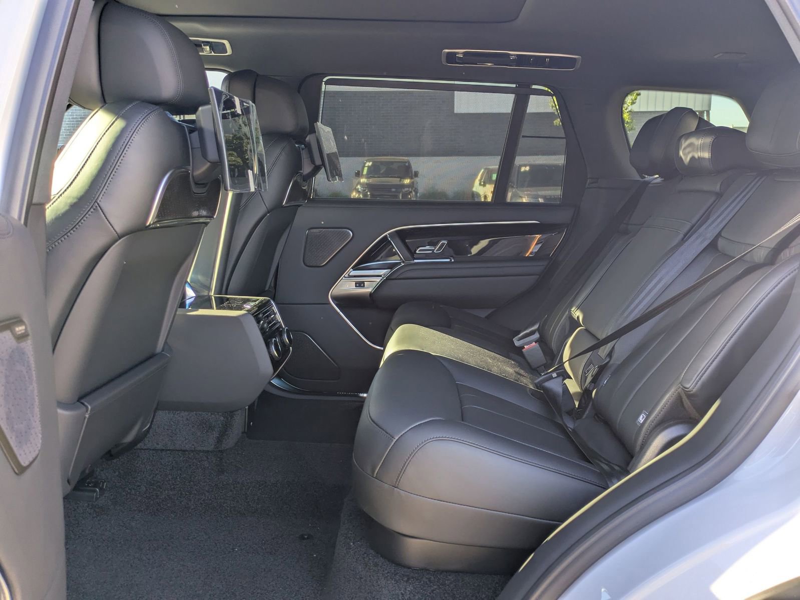 New 2026 Land Rover Range Rover Long Wheelbase Autobiography image 17