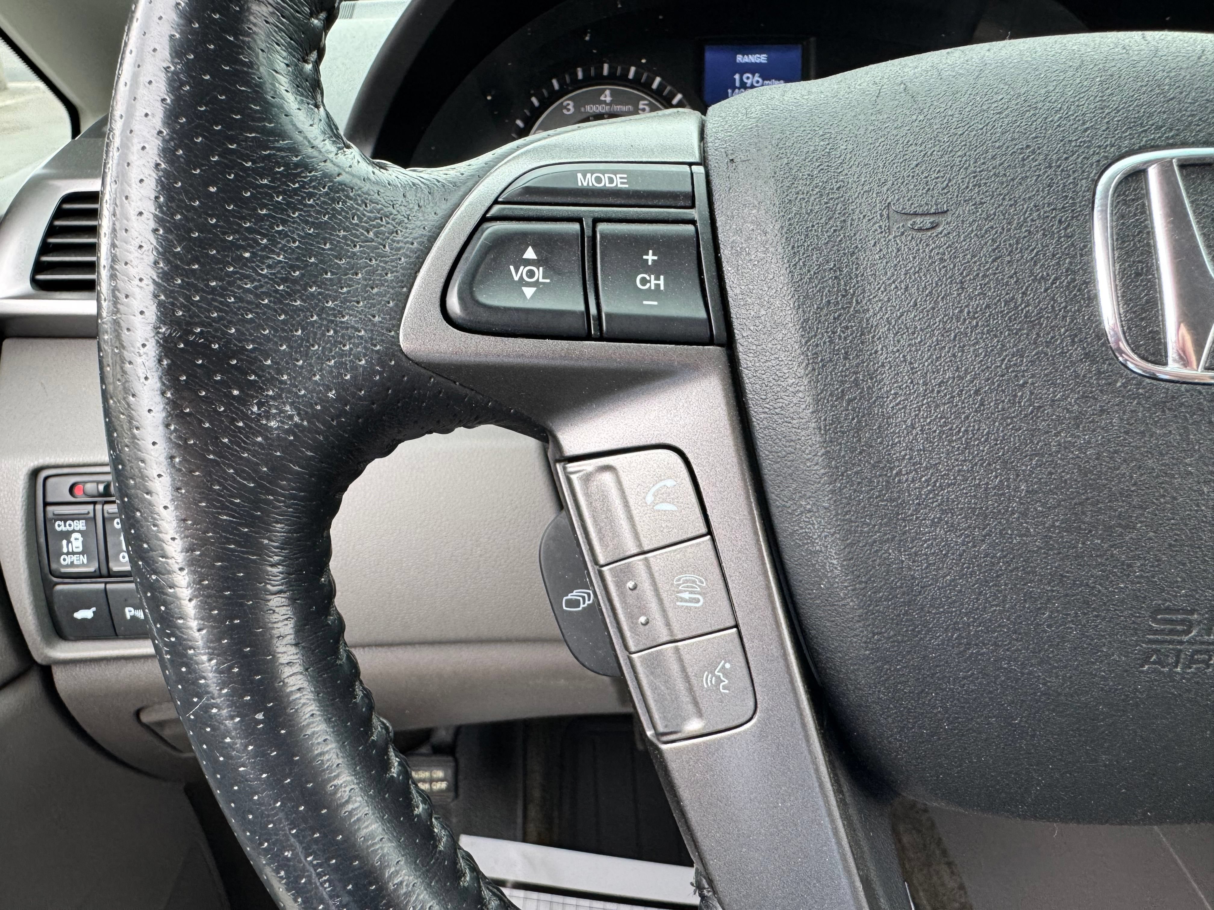 Used 2014 Honda Odyssey Touring Elite image 43