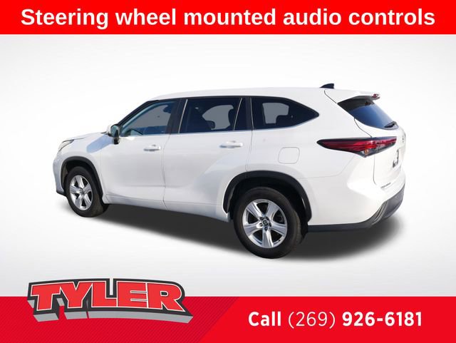 Used 2023 Toyota Highlander LE image 5
