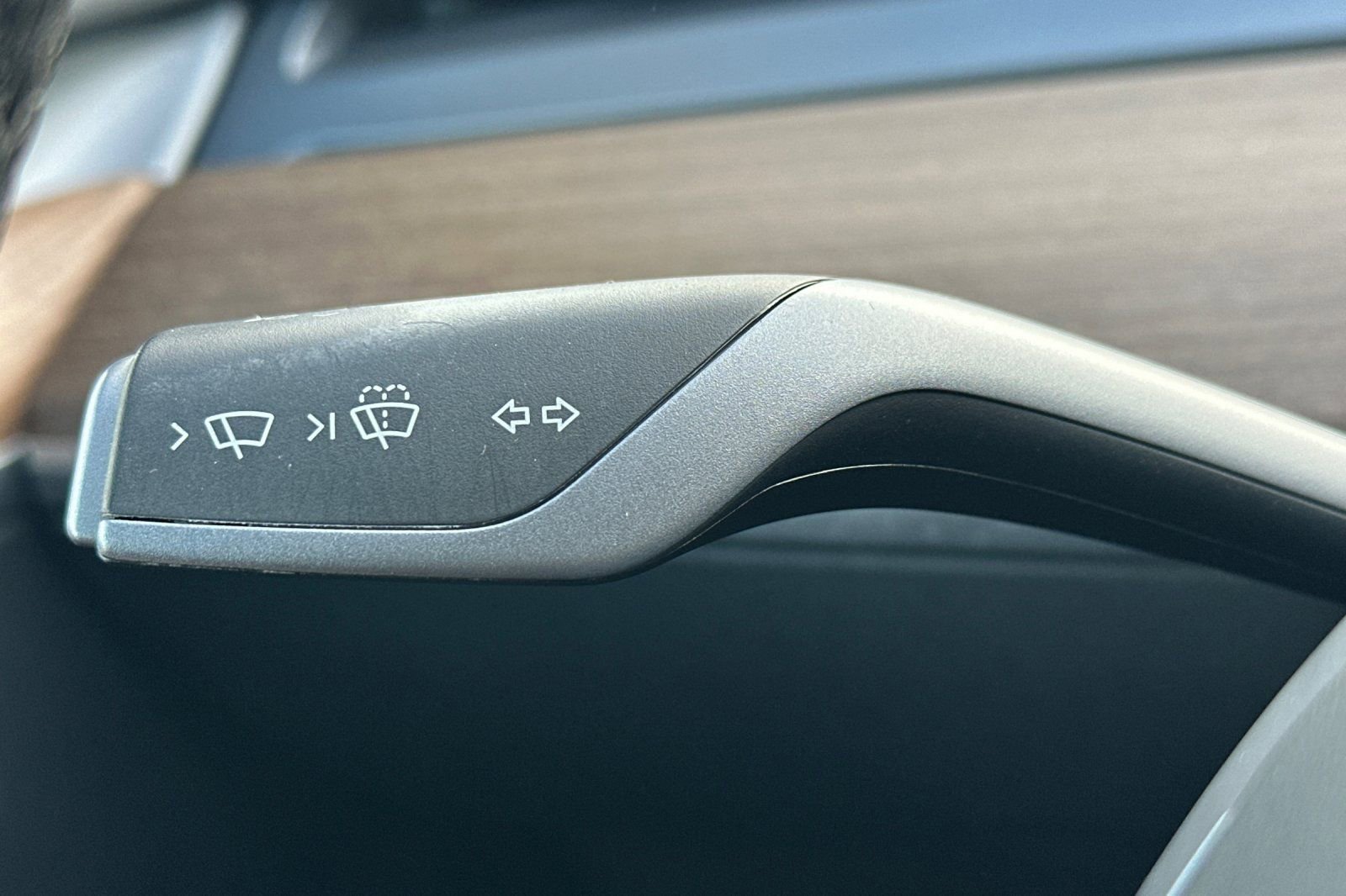 Used 2023 Tesla Model 3 Standard Range image 36