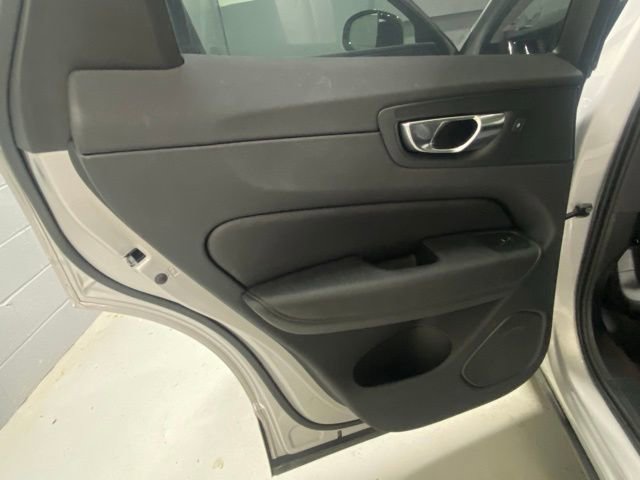 Certified 2025 Volvo XC60 B5 Plus image 8