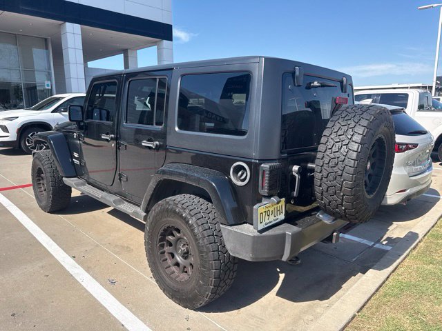 Used 2011 Jeep Wrangler Unlimited Sahara w/ Dual Top Group AWD/4WD image 4
