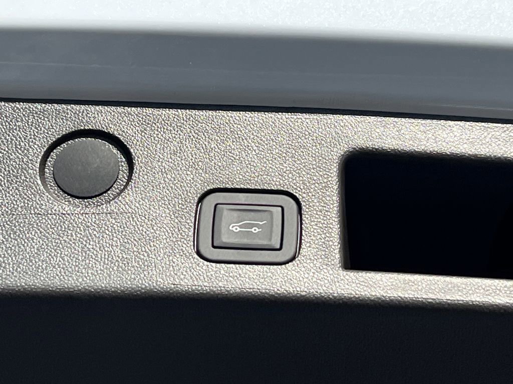 New 2026 GMC Terrain Denali w/ LPO, Floor Liner Package image 19