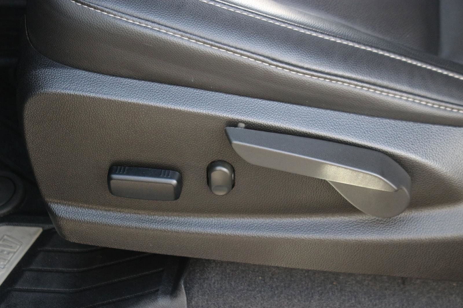 Used 2022 Chevrolet Colorado ZR2 w/ Colorado ZR2 Bison Edition image 17