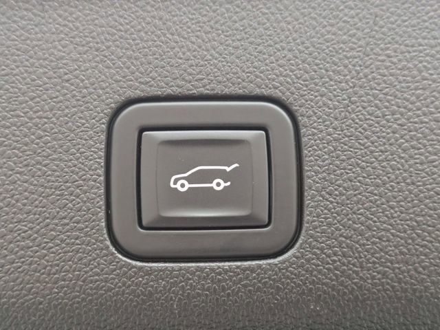 Used 2023 GMC Yukon Denali Ultimate image 39