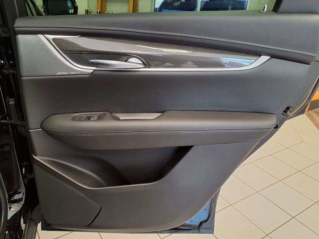 Certified 2023 Cadillac XT5 Sportv w/ Technology Package image 13