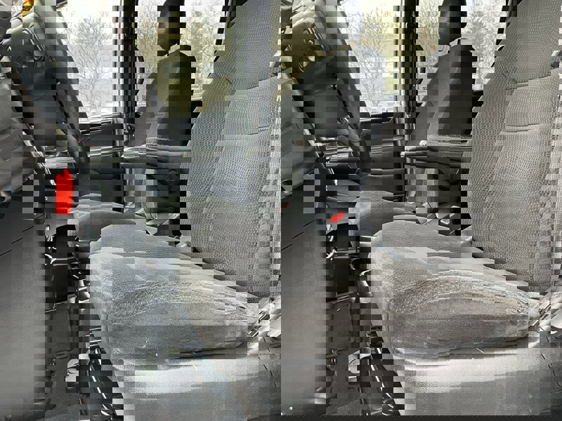 Used 2017 Dodge Grand Caravan SE image 21