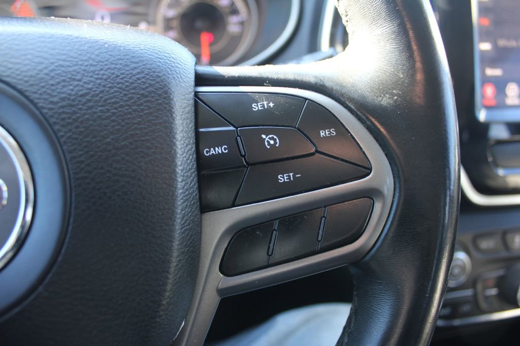 Used 2019 Jeep Cherokee Limited image 14