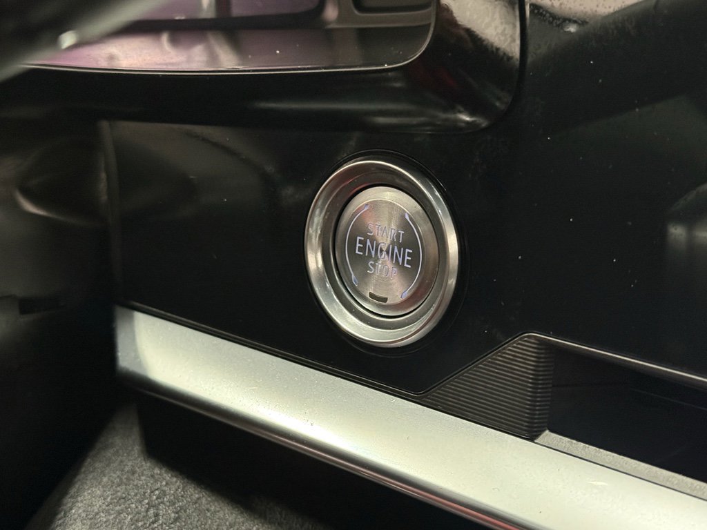 Used 2022 Chevrolet Corvette Stingray Coupe w/ Z51 Performance Package image 11