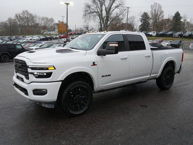 Used 2025 RAM 3500 Limited AWD/4WD image 11