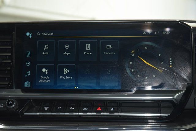 Used 2024 Chevrolet Silverado 3500 High Country w/ Technology Package AWD/4WD image 34