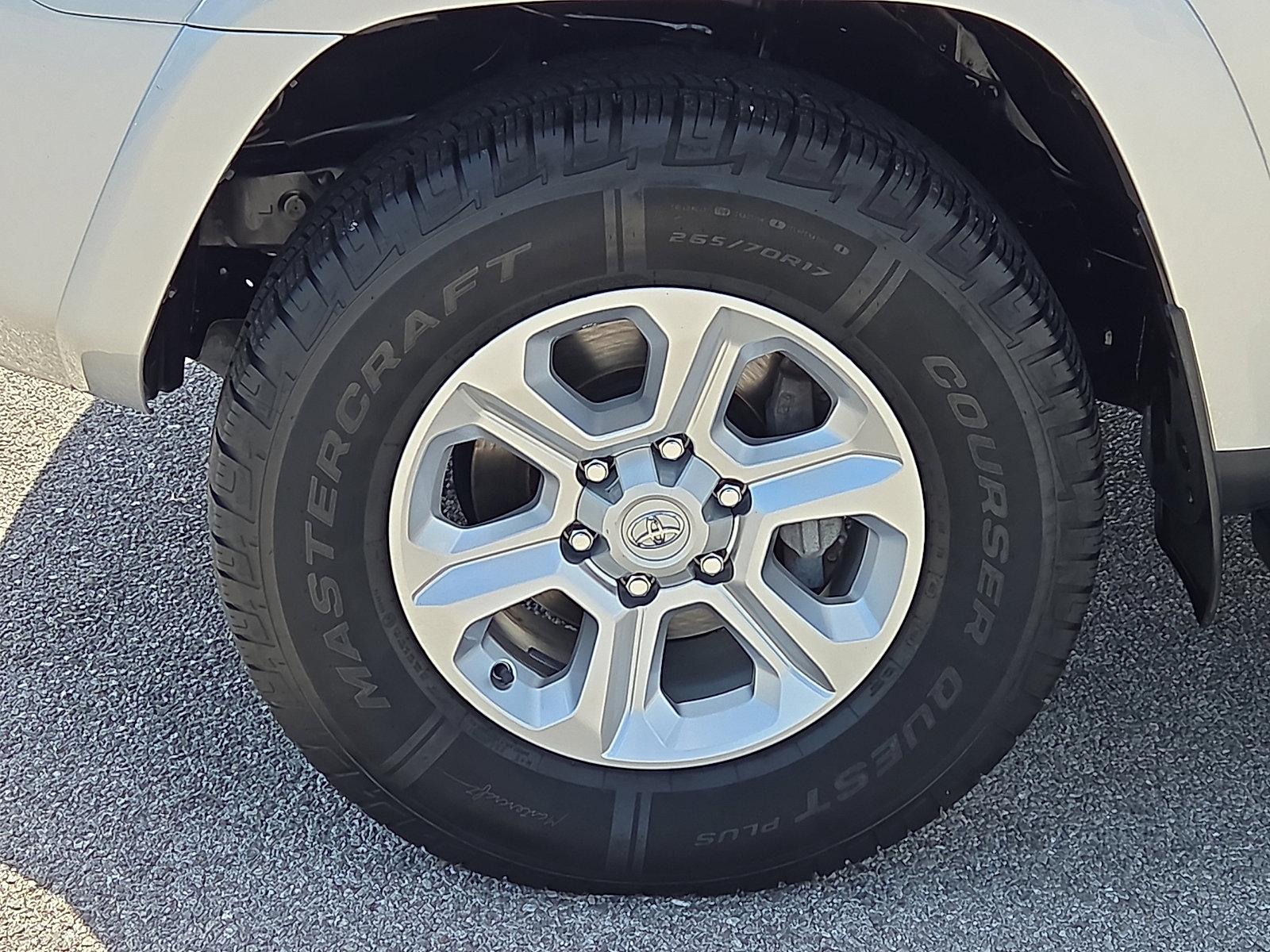 Used 2022 Toyota 4Runner SR5 Premium AWD/4WD image 7