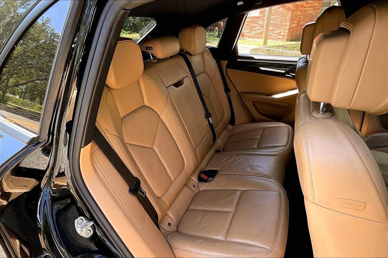 Used 2018 Porsche Macan Sport Edition image 20