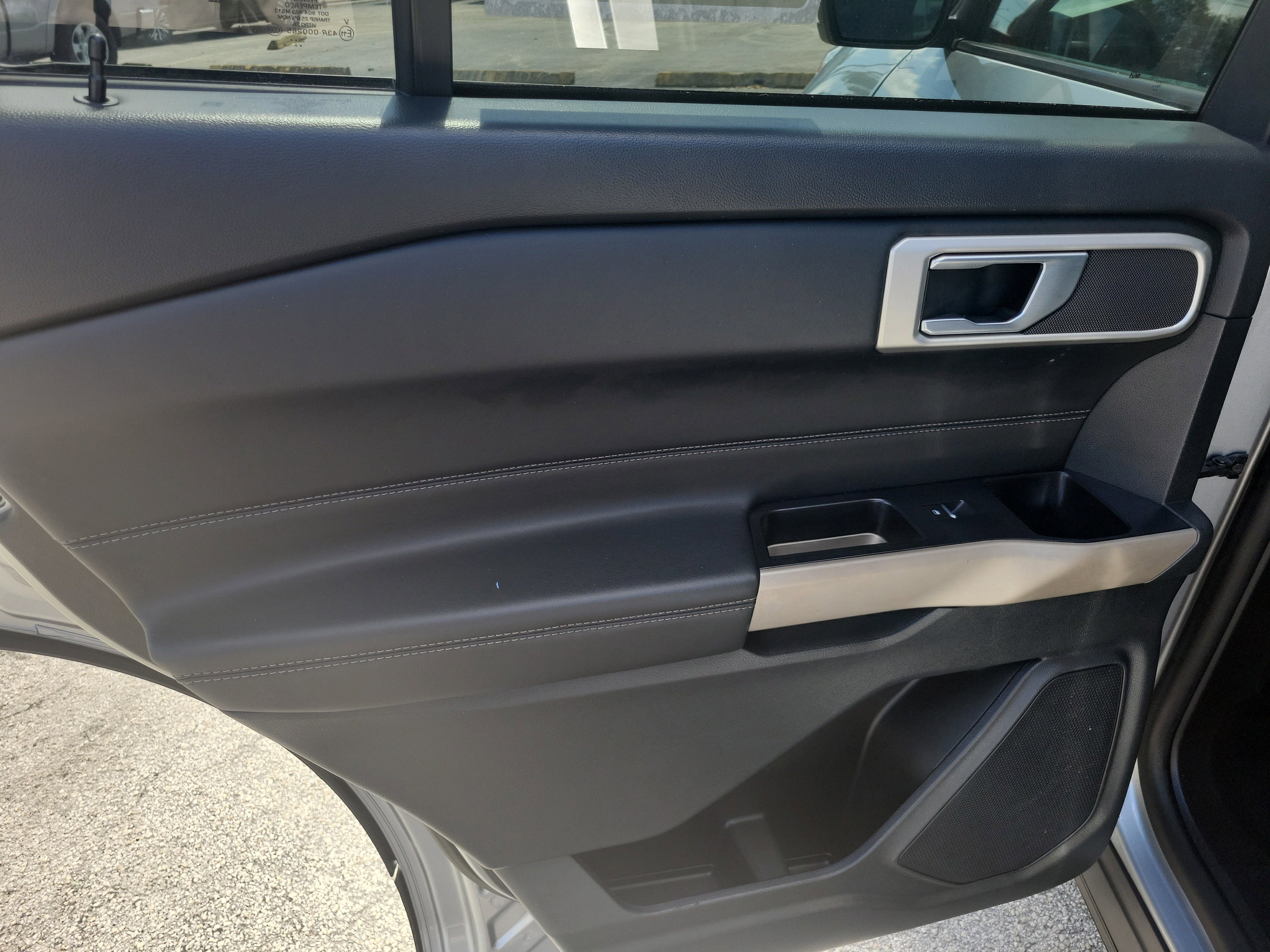 Used 2023 Ford Explorer XLT w/ Equipment Group 202A image 14