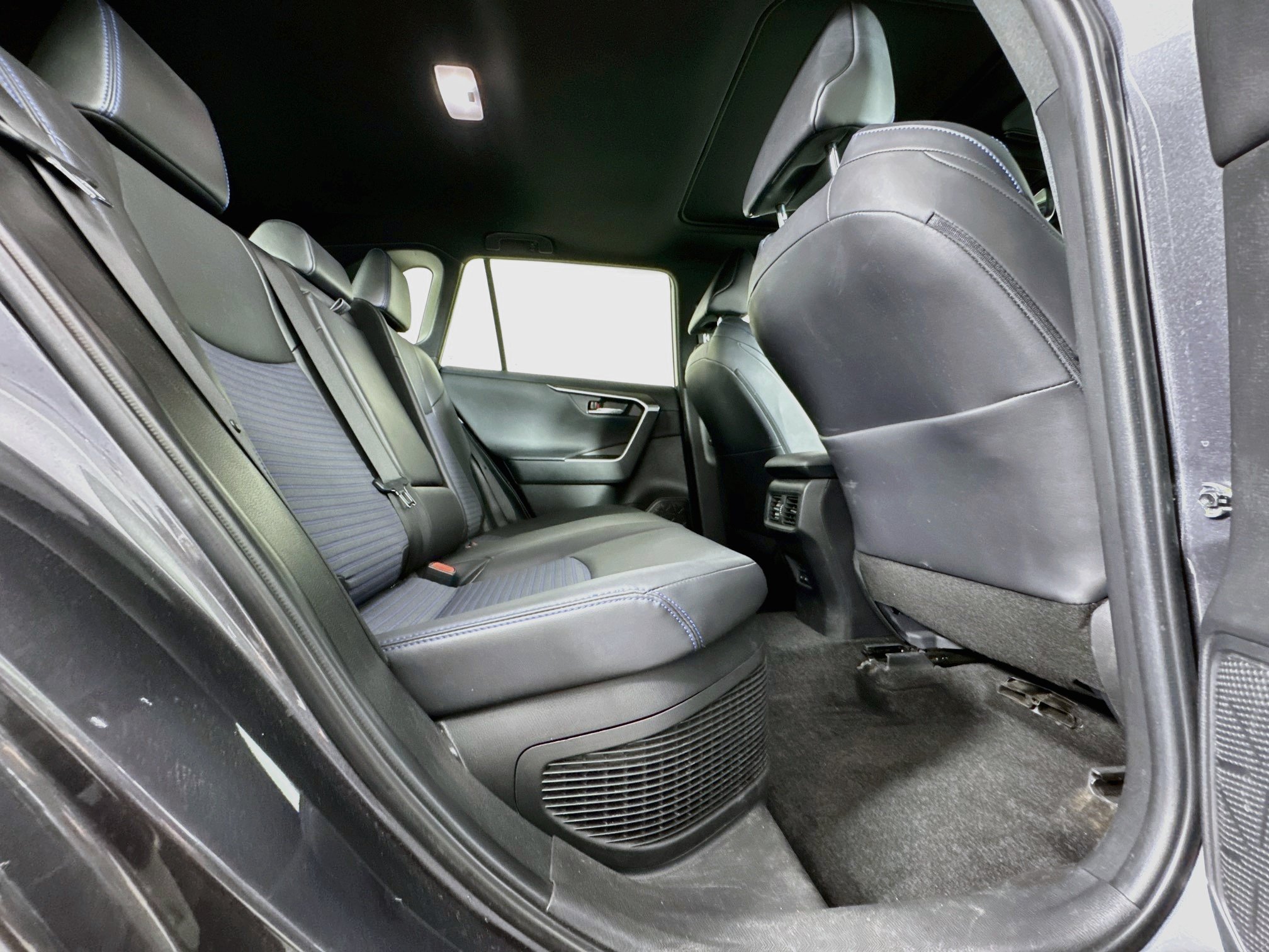 Certified 2024 Toyota RAV4 XSE AWD/4WD image 27