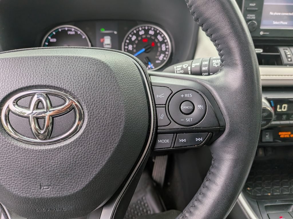 Used 2021 Toyota RAV4 XLE Premium AWD/4WD image 16
