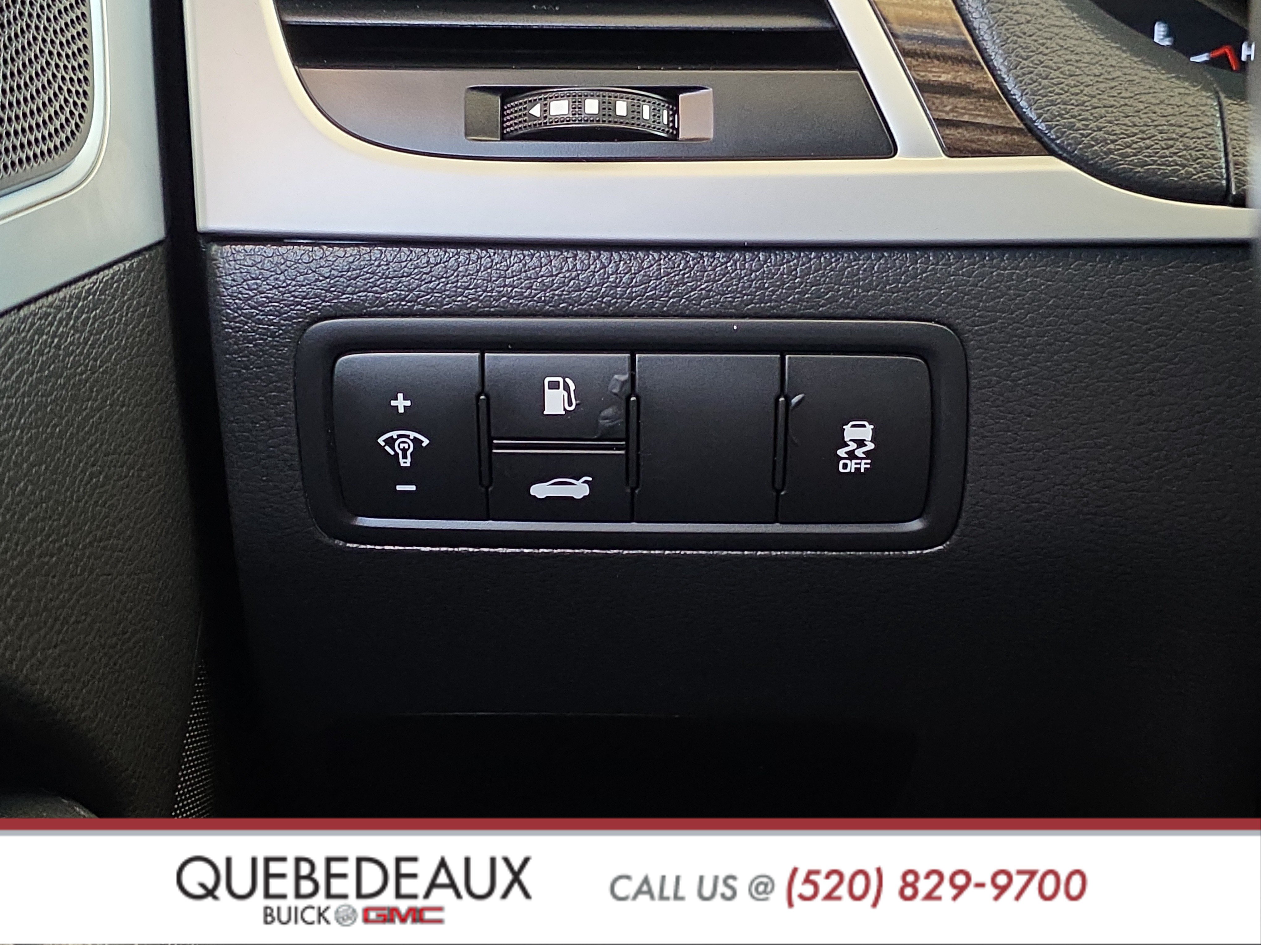 Used 2015 Hyundai Genesis 3.8 RWD image 24