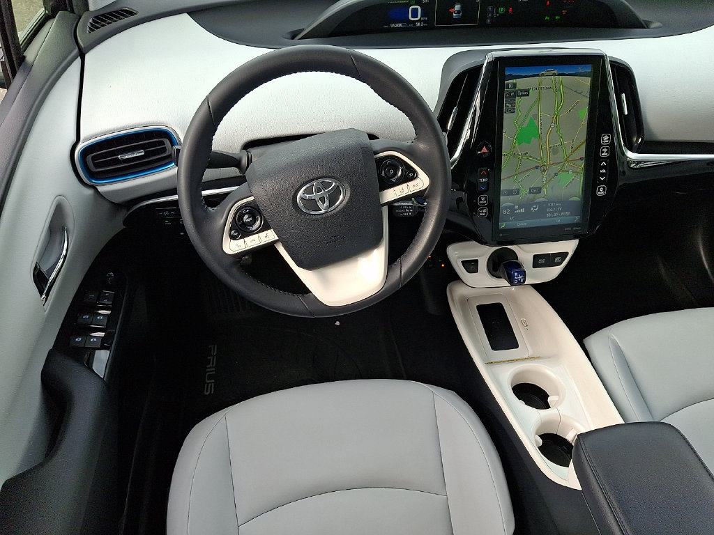 Used 2018 Toyota Prius Four w/ Advanced Technology Package FWD image 2
