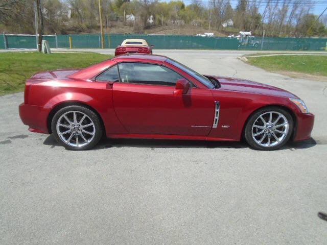 Used 2009 Cadillac XLR V RWD image 9