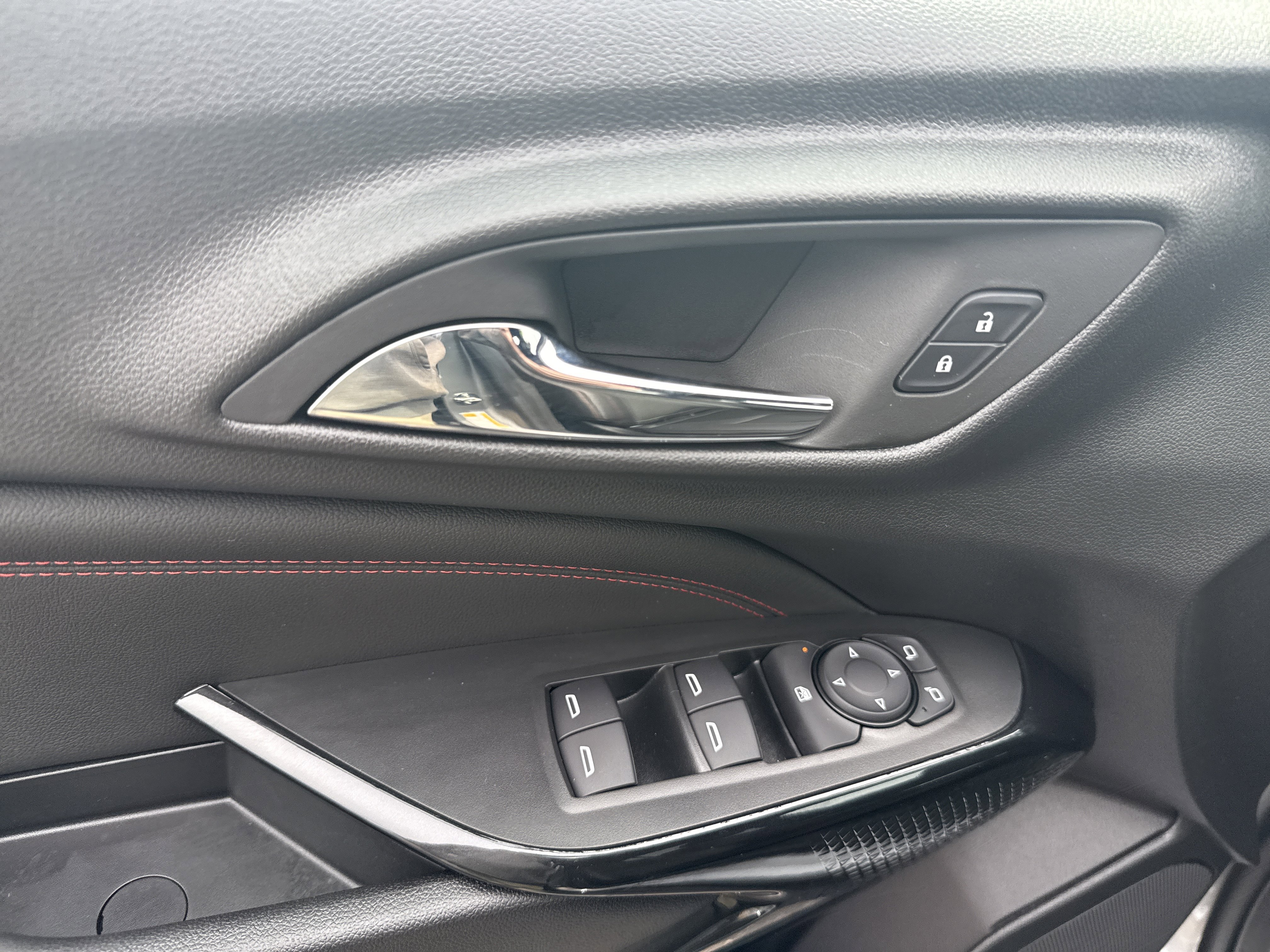 New 2026 Chevrolet Trax RS w/ Driver Confidence Package image 17