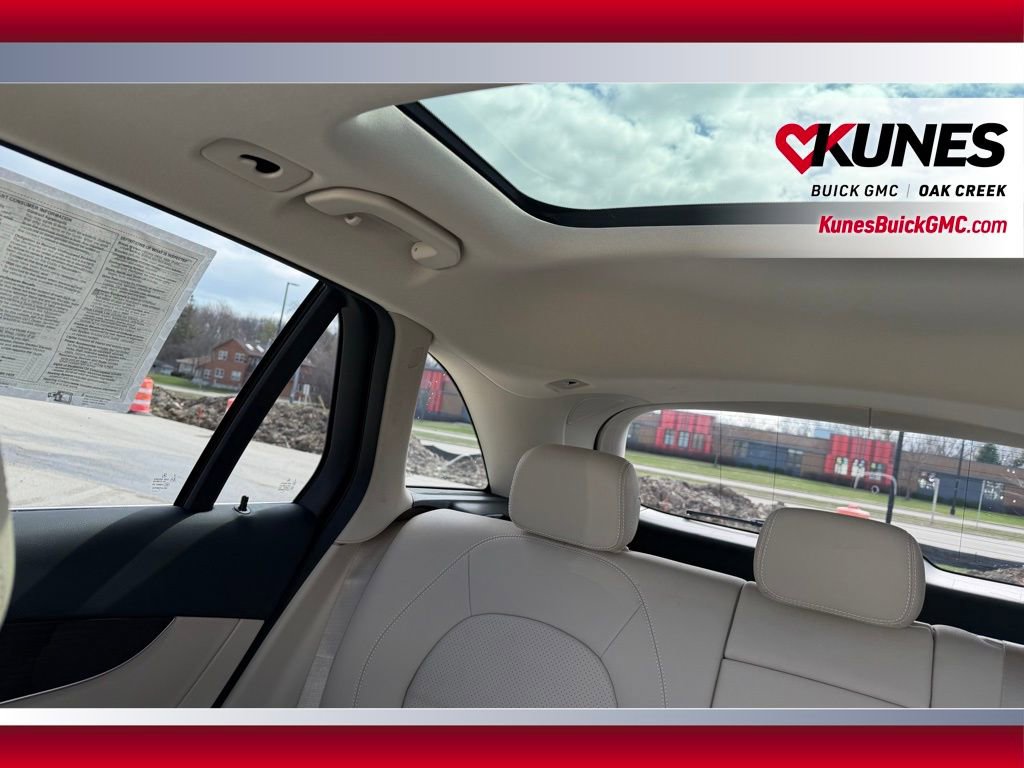 Used 2018 Mercedes-Benz GLC 300 4MATIC image 20