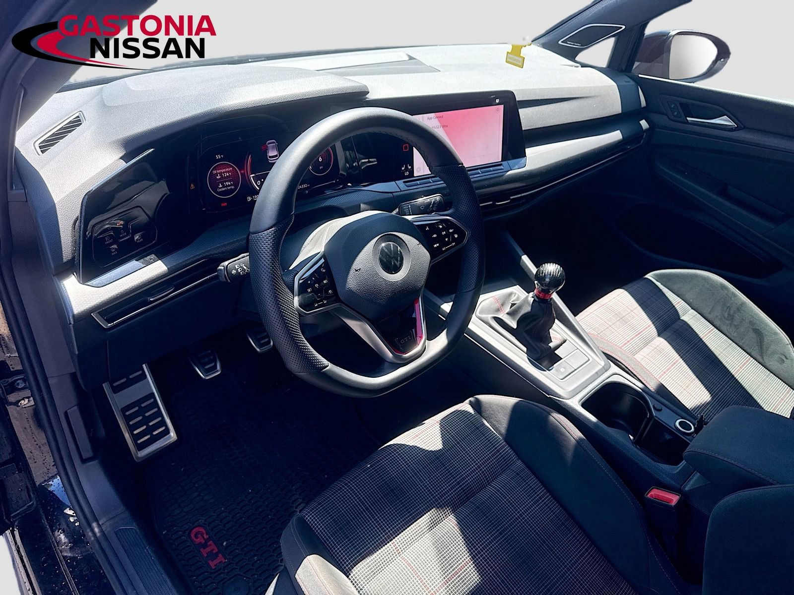 Used 2022 Volkswagen GTI SE FWD image 11
