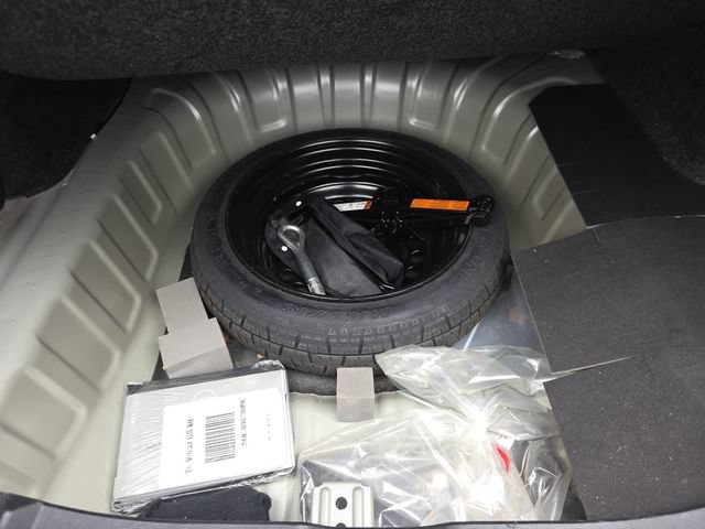 Used 2024 Nissan Versa SR FWD image 34